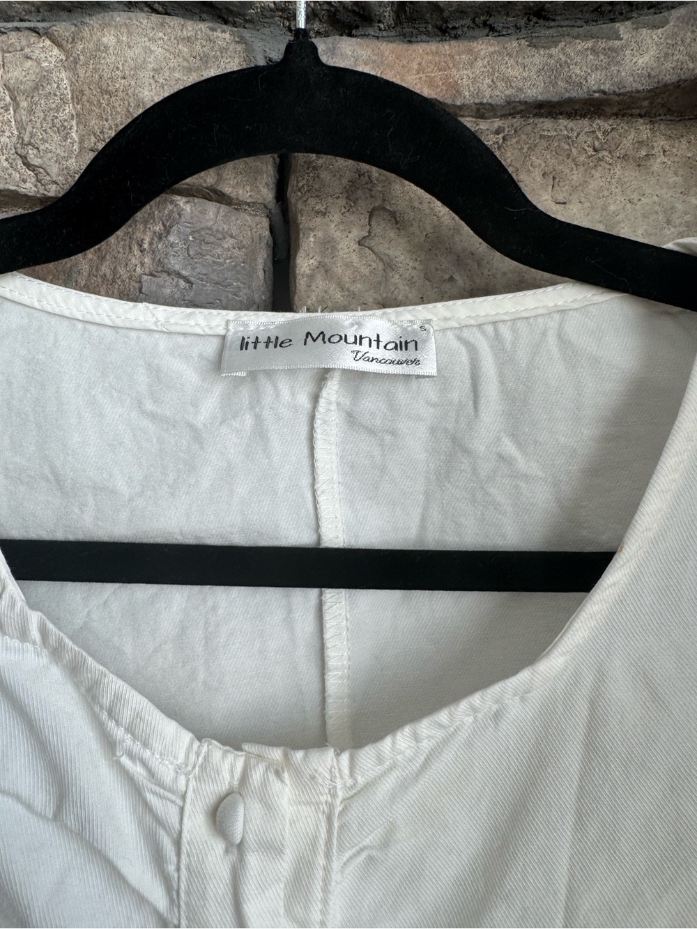 Little Mountain Cropped Ruched Button-Front Top - Picture 3 of 5